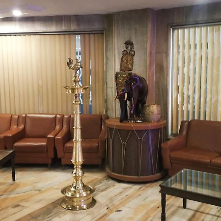 Hotel Elite International Thrissur ภายนอก รูปภาพ