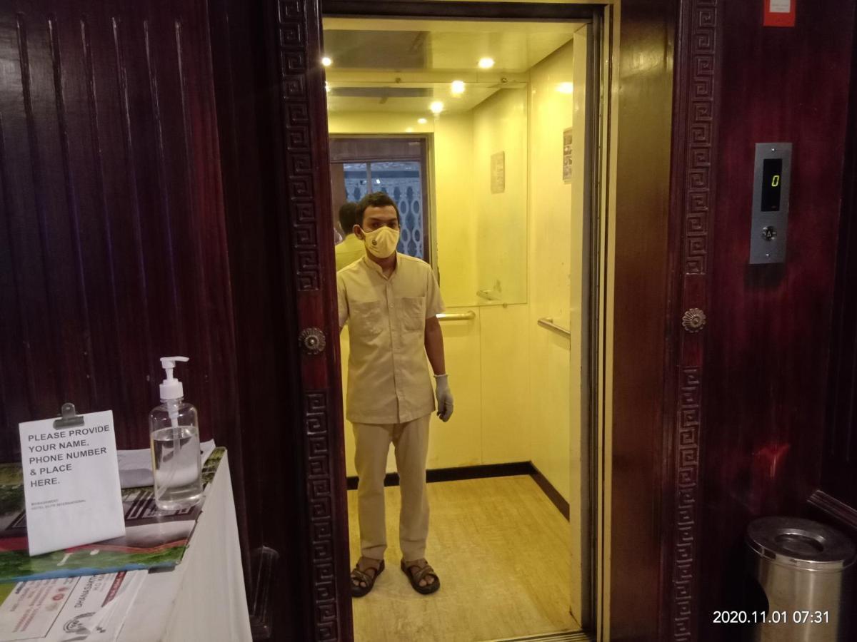 Hotel Elite International Thrissur ภายนอก รูปภาพ