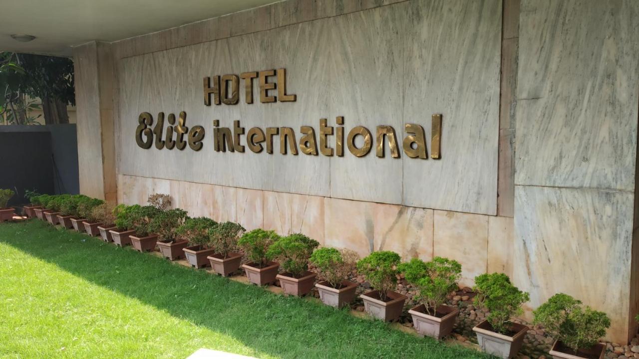 Hotel Elite International Thrissur ภายนอก รูปภาพ